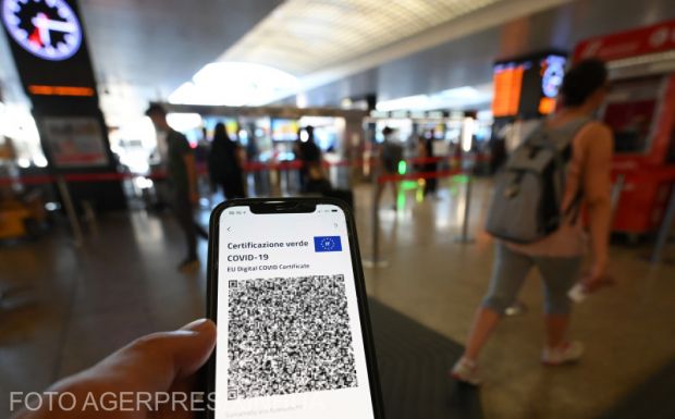 A digitális Covid-igazolvány bevezetésének elutasítását kéri a képviselőktől az AUR