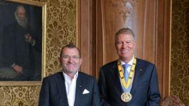 Népgyűlésből népszavazás