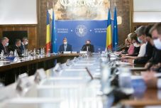 Hétfőn tárgyal Iohannis a pártok delegációival a kormányalakításról