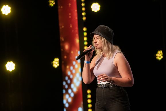 Szenzációsan énekelt a székelyföldi lány az X-Faktor előválogatóján: állva tapsolták a mentorok és a nézők
