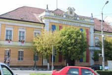 Szociális, pszichológiai és jogi tanácsadási segítséget nyújt az időseknek Zilah önkormányzata