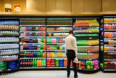 Miniszterelnöki javaslat: mérlegelik, hogy bevásárolni is csak zöldigazolvánnyal lehessen menni