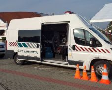 Huszonegyen utaztak egy hatszemélyes román kisbuszban az M7-esen