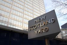 Terrorcselekménynek nyilvánította a parlamenti képviselő meggyilkolását a Scotland Yard