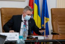 Megtorlást ígért a belügyminiszter a hamis Covid-igazolványokat terjesztőknek és használóknak