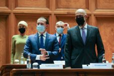 Csütörtökön szavaz a parlament a Ciucă-kabinet beiktatásáról, az RMDSZ kormányon marad