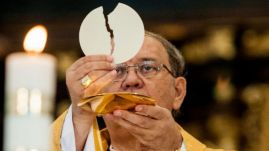 Orosch János nagyszombati érsek: „Prekoncepcióink rabjai vagyunk”