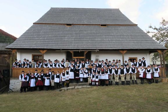 Felavatták Csíkmenaságon a teljesen felújított Adorján-kúriát