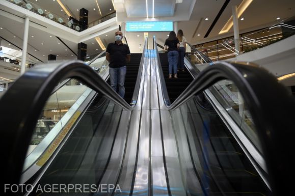 FRISSÍTVE - Új határozatban korlátozza a plázák látogatását a CNSU