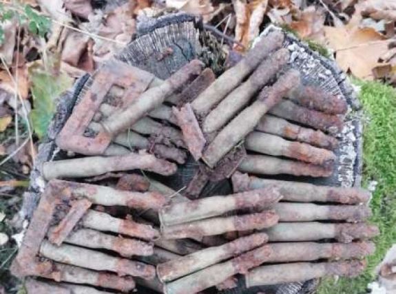 Második világháborús lövedékekre bukkant egy erdélyi kincsvadász