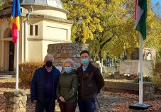 Kikerült a magyar zászló a honvédek nagyváradi emlékművéhez