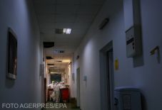 Átlépte a 45 ezret a járvány kezdete óta koronavírusban elhunyt személyek száma 