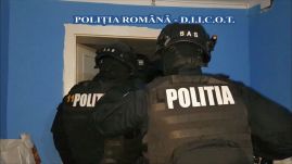 Nemzetközi akció: több millió eurónyi készpénzt, kriptovalutát, drogokat és fegyvereket foglaltak le világszerte