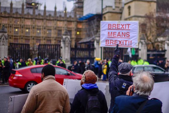 Macron: Nagy-Britannia hitelessége és megítélése a Brexit körüli viták tétje