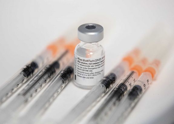 Jelentős mennyiségű Pfizer-vakcina érkezik hétfőn az országba
