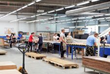 Krízis a fa- és bútoriparban: közösségi összefogással a túlélésre hajtanak a székelyföldi vállalkozók