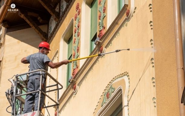 Új szabályzatot készítenek Nagyváradon a homlokzatok karbantartásra