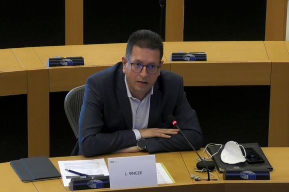 A romániai visszaszolgáltatási folyamat visszásságaira hívta fel a figyelmet Vincze Loránt