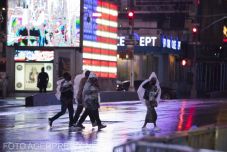 Több mint húsz emberéletet követeltek az Egyesült Államokban a szokatlanul heves esőzések 