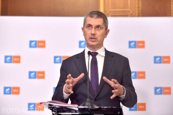 Az USR–PLUS kérni fogja a miniszterelnök „becsületbeli lemondását”