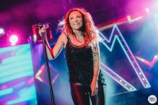 Anyai örömök elé néz Rúzsa Magdolna: hármas ikreket vár az énekesnő