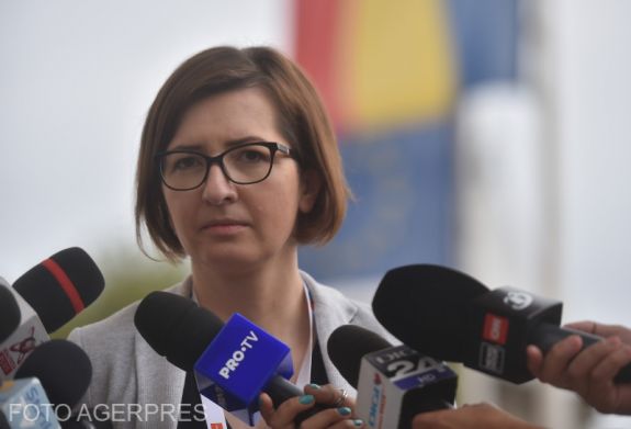 Ioana Mihăilă: a kormányfő tudhatta, hogy nincs pénz az oltóközpontok személyzetének bérére