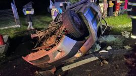 Meghalt egy kislány, négy másik és két felnőtt pedig megsérült a balesetben