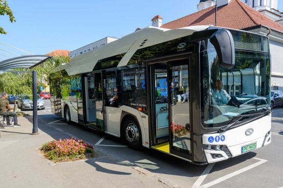 Tizenkét elektromos autóbuszt vásárolna Sepsiszentgyörgy önkormányzata
