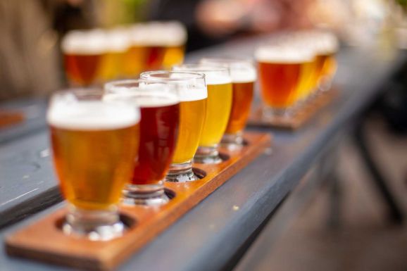 Módosították az alkohol köztéri forgalmazásának szabályait