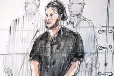 Megkezdődött a párizsi merényletsorozat vádlottjainak pere