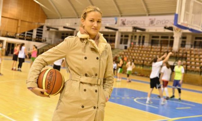 Telt ház előtt mutatták be Belgrádban az amputált Natasa Kovacevicsről szóló filmet 