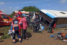 FRISSÍTVE: Autóbuszbaleset Biharban: tizenkilenc személy megsérült, kettő állapota válságos 