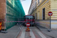 Tanévkezdés: veszélyt jelent és káoszt okoz a sok építkezés Kolozsvár belvárosában