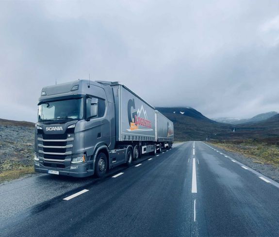 A sietség és a figyelmetlenség az oka, hogy a kamionos gyakran találkozik balesetekkel