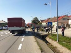 Kisteherautó gázolt halálra egy 83 éves asszonyt a gyalogátkelőn (Videó)