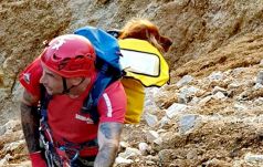 A Rozsda-szakadékba zuhant kutyát kellett felhozniuk a hegyimentőknek