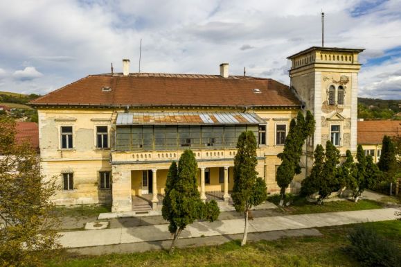 Megnyitja kapuit egy napra a kolozsborsai Bánffy-kastély