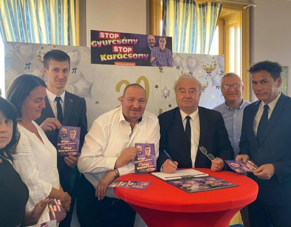 Török László nagyszalontai polgármester és Csűry István református püspök is beszállt a magyarországi kampányba