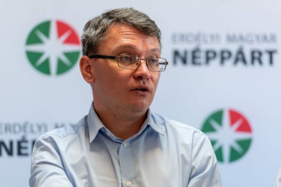 Az EMNP helyi szinten versenyre, országosan együttműködésre készül az RMDSZ-szel