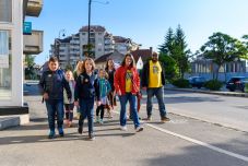 Újraindulnak a Lábbusz járatok a sepsiszentgyörgyi iskolákba