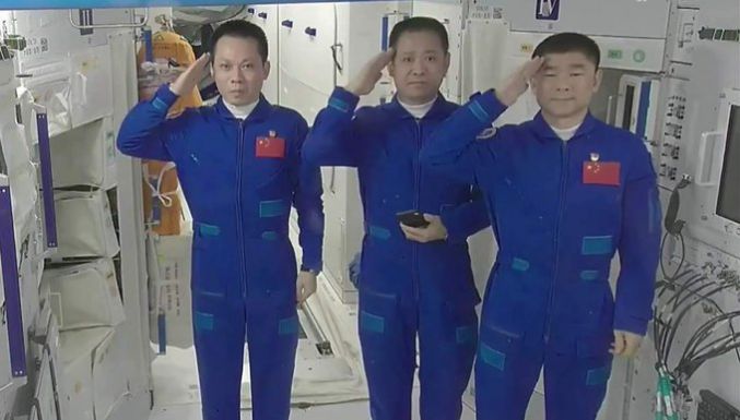 Visszatértek a Földre a kínai űrállomás előkészítésén dolgozó űrhajósok