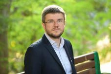 Botrányos USR–PLUS-tisztújítás: az online szavazás újrakezdését kéri az egyik elnökjelölt