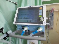 Különleges ágyakkal és lélegeztetőgépekkel gazdagodott a csíkszeredai kórház