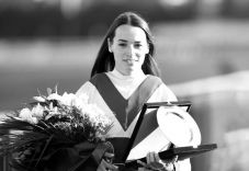 Elhunyt a két hete balesetet szenvedett magyar zsokélány