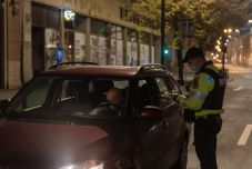 Korai boltzárat vezetnek be hétköznapokon is a magas fertőzöttségű településeken