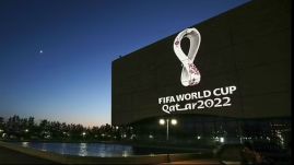 Katar 2022: ellehetetleníthetik az oltatlan futballisták szereplését