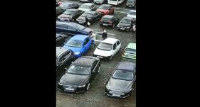 Csúnyán összeverekedtek a parkolóhelyért, a rendőrségen kötöttek ki