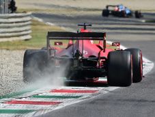 Forma-1: Charles Leclerc csak a mezőny végéről rajtol Szocsiban