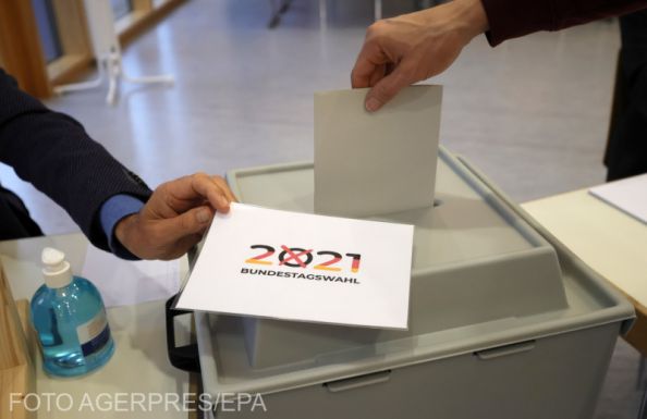 Elkezdődött a parlamenti választás Németországban