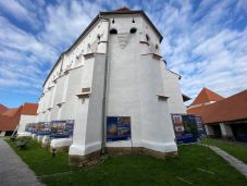 Átadták a felújított székelyderzsi unitárius templomot